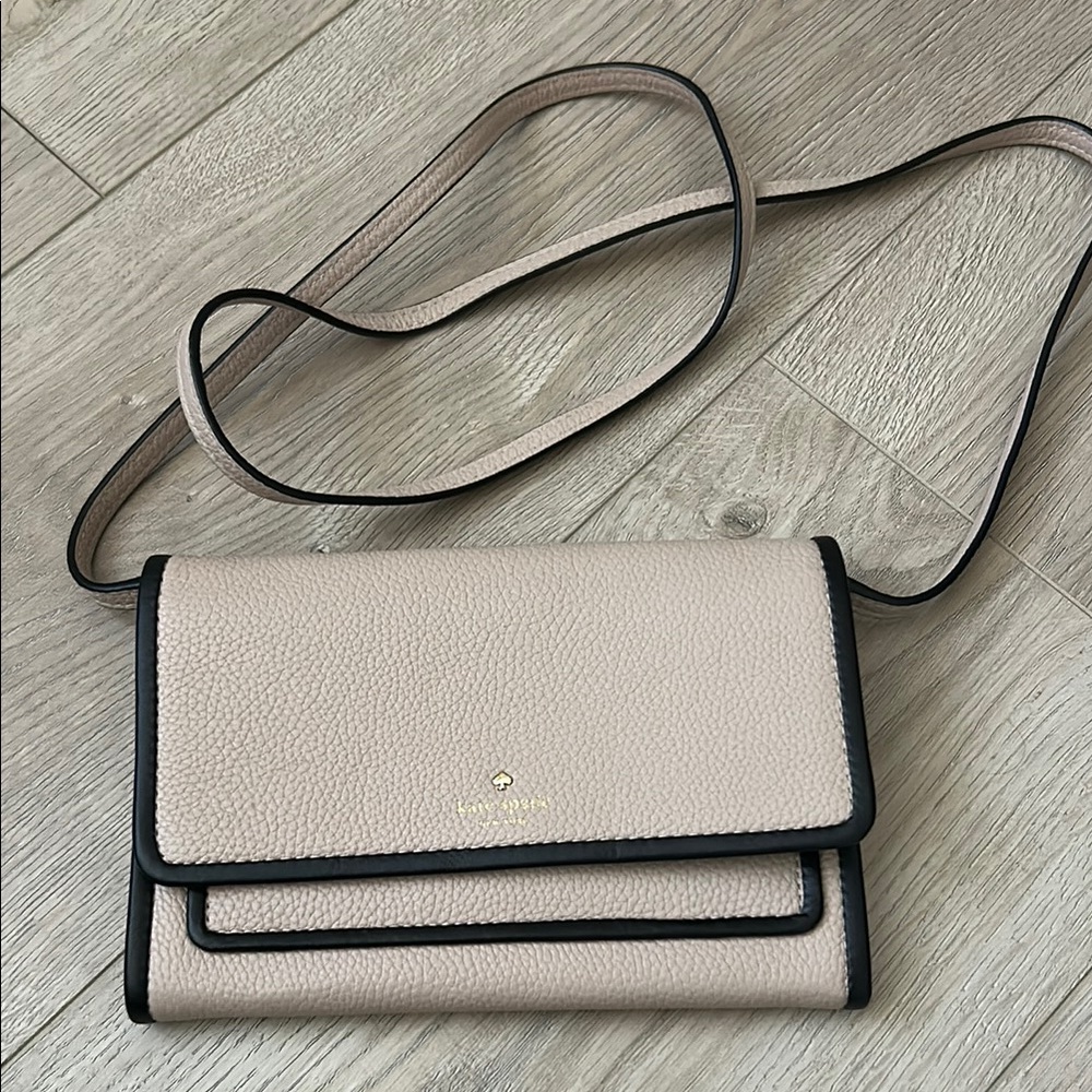 *SALE* Kate Spade Blush and Black Crossbody Bag Sleek Design
